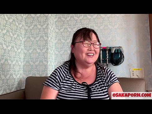 ❤️ Mama japoneză grasă își arată sânii uriași și se bucură de o jucărie sexuală. O mamă asiatică de 51 de ani vorbește despre experiența ei sexuală. Yukiko 1 OSAKAPORN milf grasă. ️ at us ☑